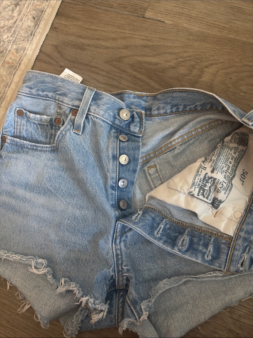 Levi's Light Blue High-Rise Frayed Denim Shorts - Picture 4 of 7